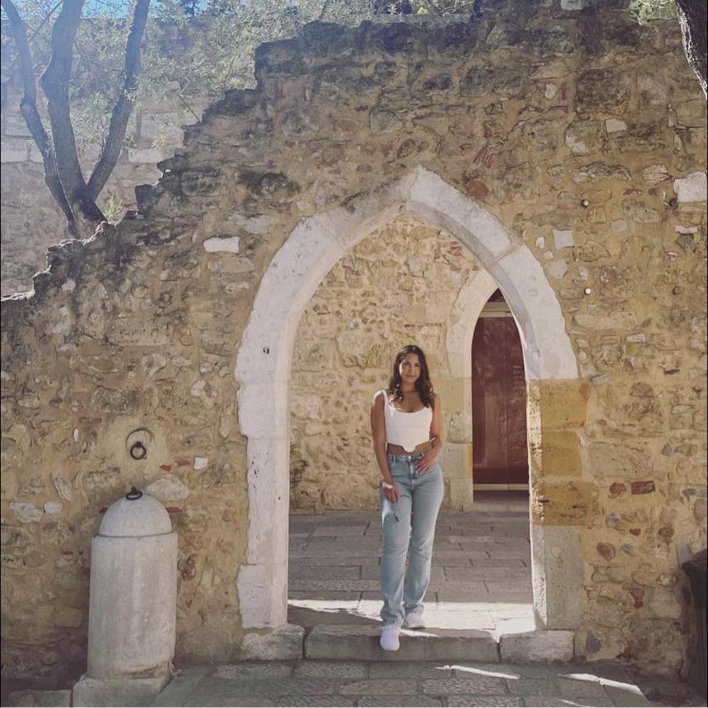 Meet your Posher, Julia